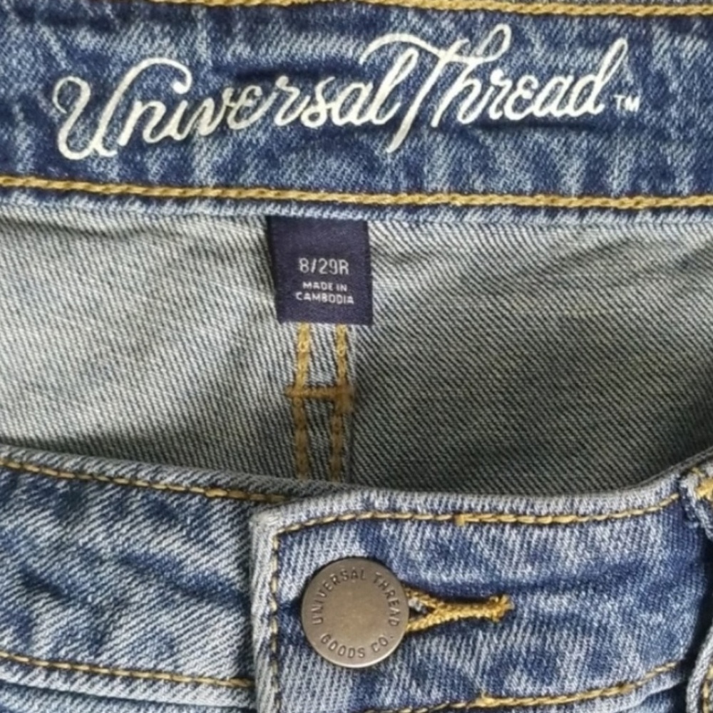 Universal Thread high waisted Jean shorts Sz 8/29 women’s medium wash raw hem - Picture 3 of 6